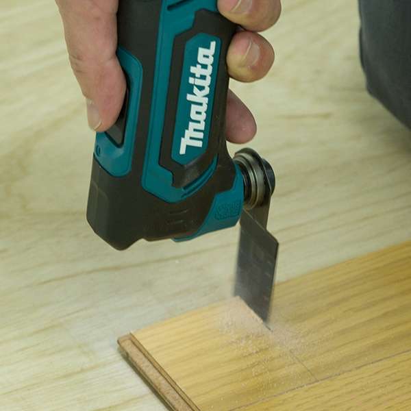 Multiherramienta Makita TM30DSAEX1. 12Vmax CXT